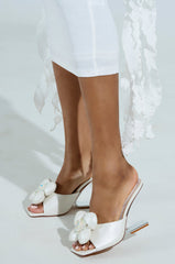 AZALEA WANG LOUSINE WEDGE WHITE SANDAL