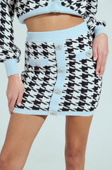 PRETTY AND POSH HOUNDSTOOTH MINI SKIRT