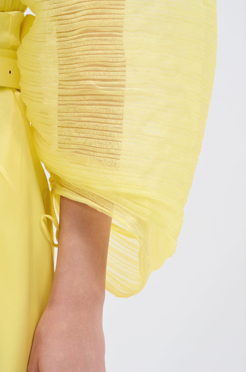 FEELING WILD SATIN CROP TOP