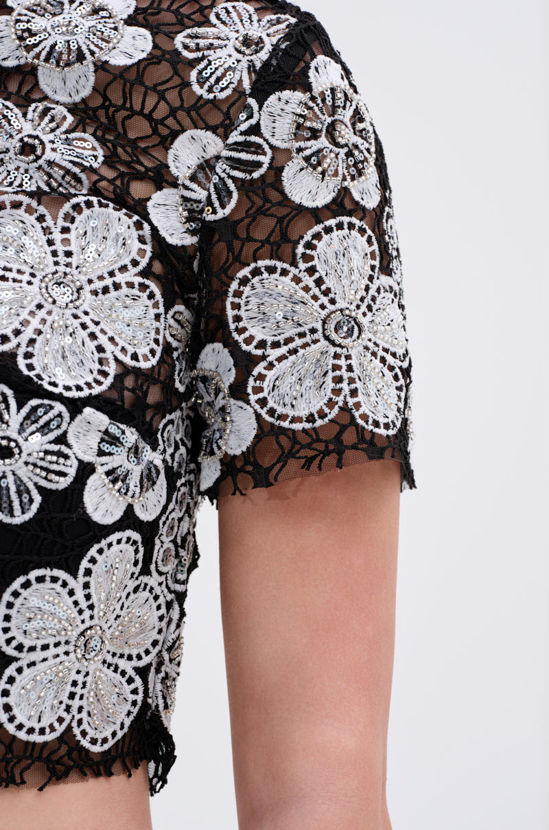FLORAL SEQUIN MESH SHORT SLEEVE BLOUSE