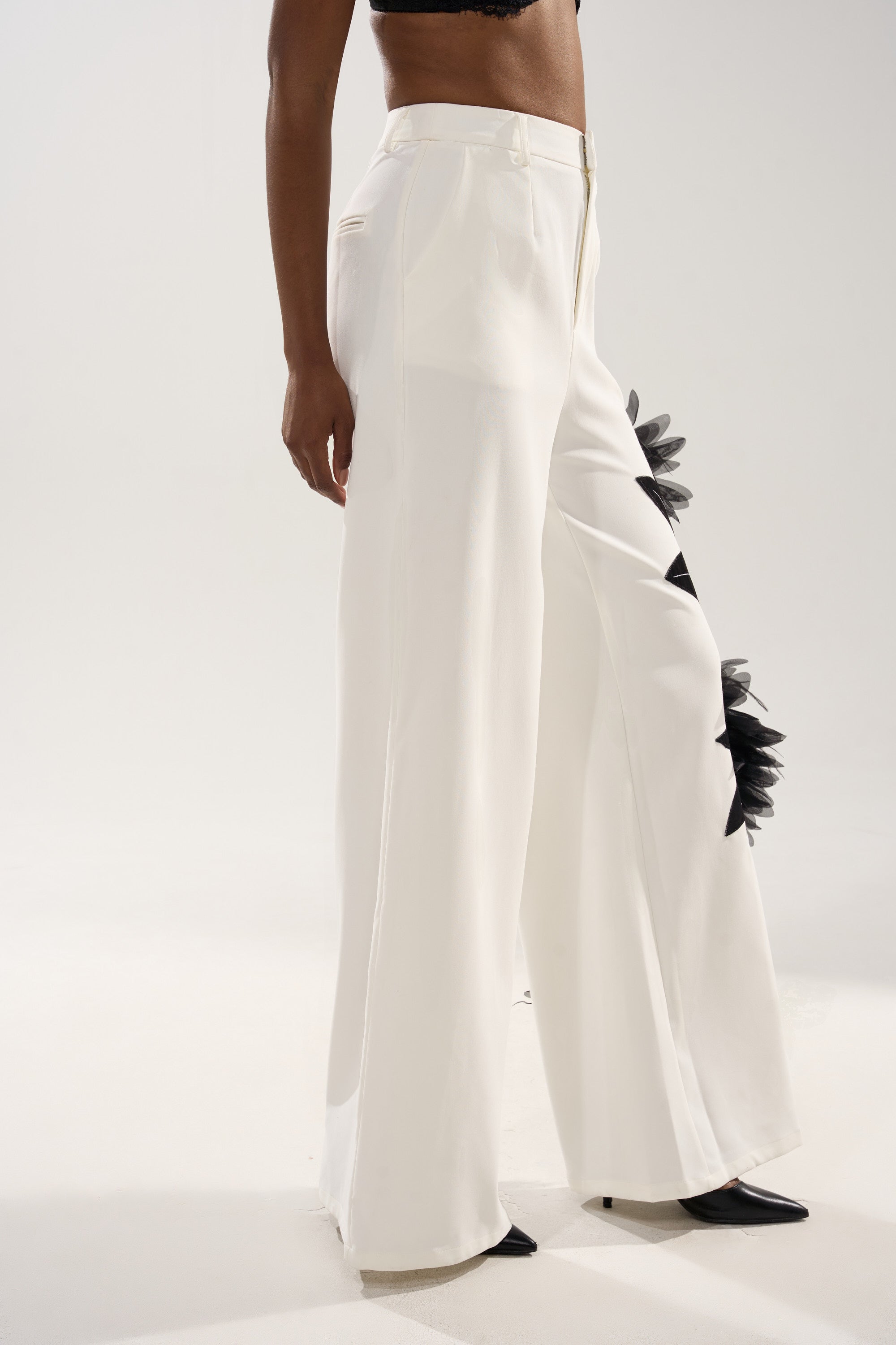 IN FULL BLOOM APPLIQUE TROUSER