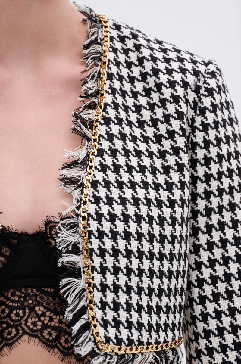 INVITE ONLY CHAIN TRIM BLAZER