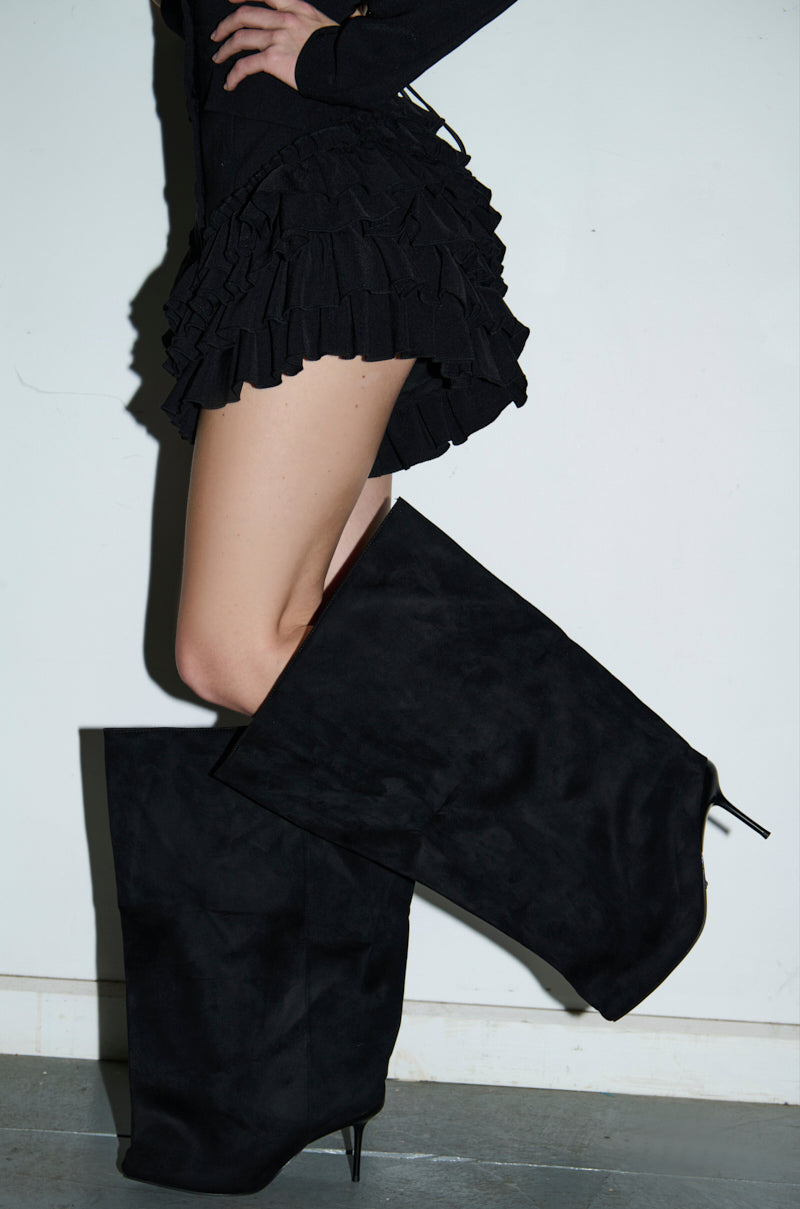 AZALEA WANG ABAWI BLACK EXTREME BOOT IN SUEDE