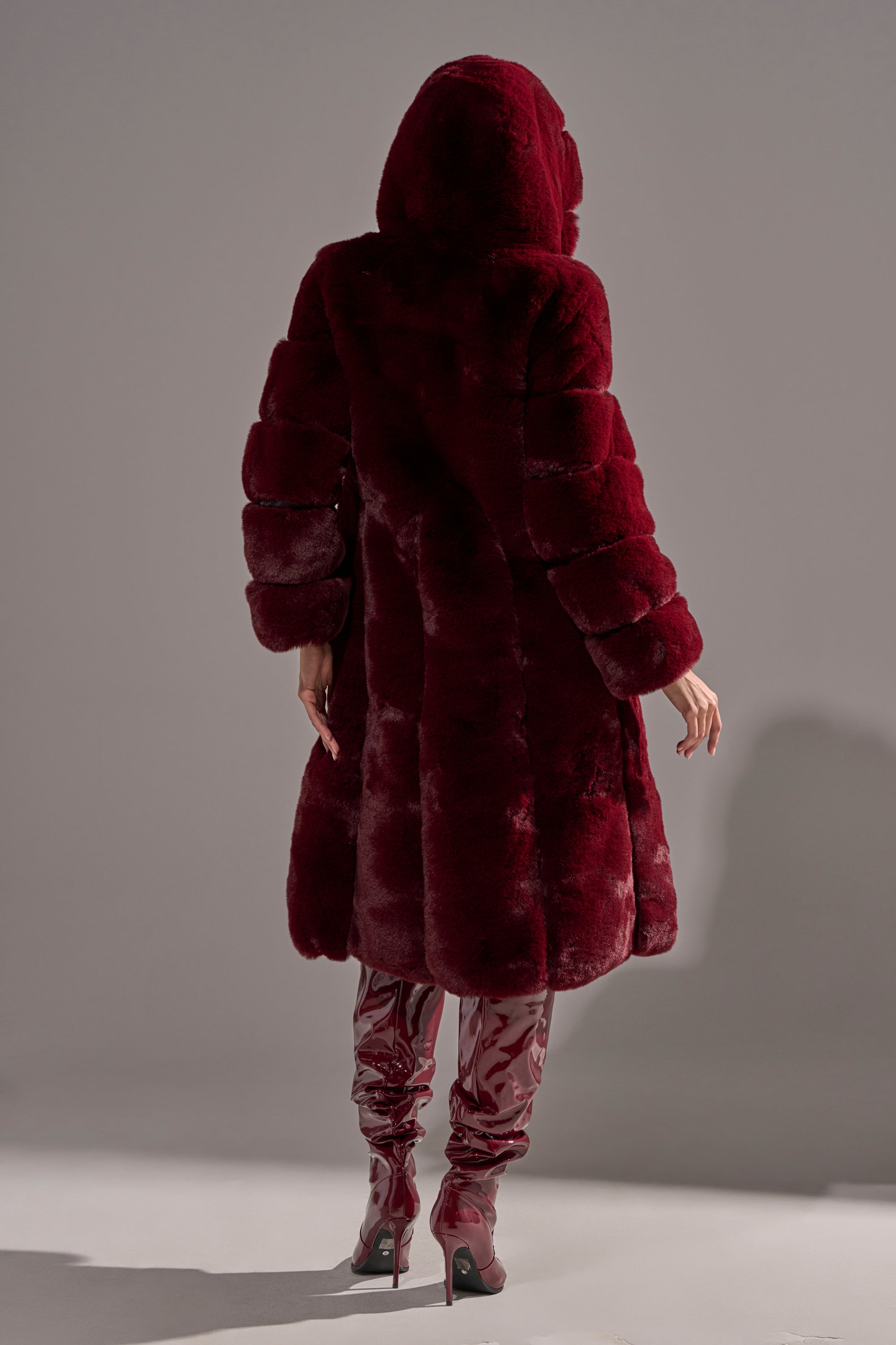 BERLIN HOODED FAUX FUR IN BURGUNDY