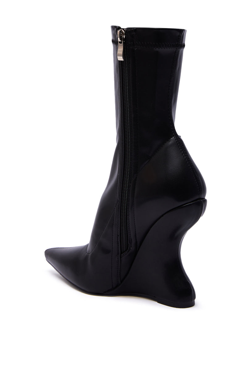 AZALEA WANG DAMAN BLACK PU WEDGE BOOTIE