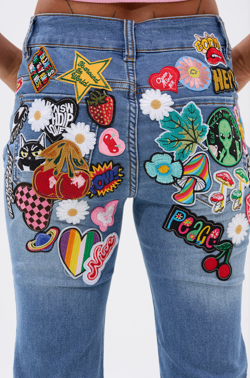 PATCH ME IF YOU CAN POCKET DETAIL JEANS