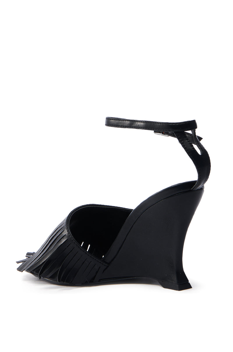AZALEA WANG FASCIA BLACK FRINGE WEDGE SANDAL