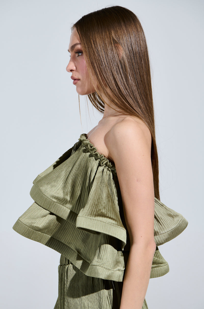 FLY AWAY WITH ME RUFFLE BLOUSE
