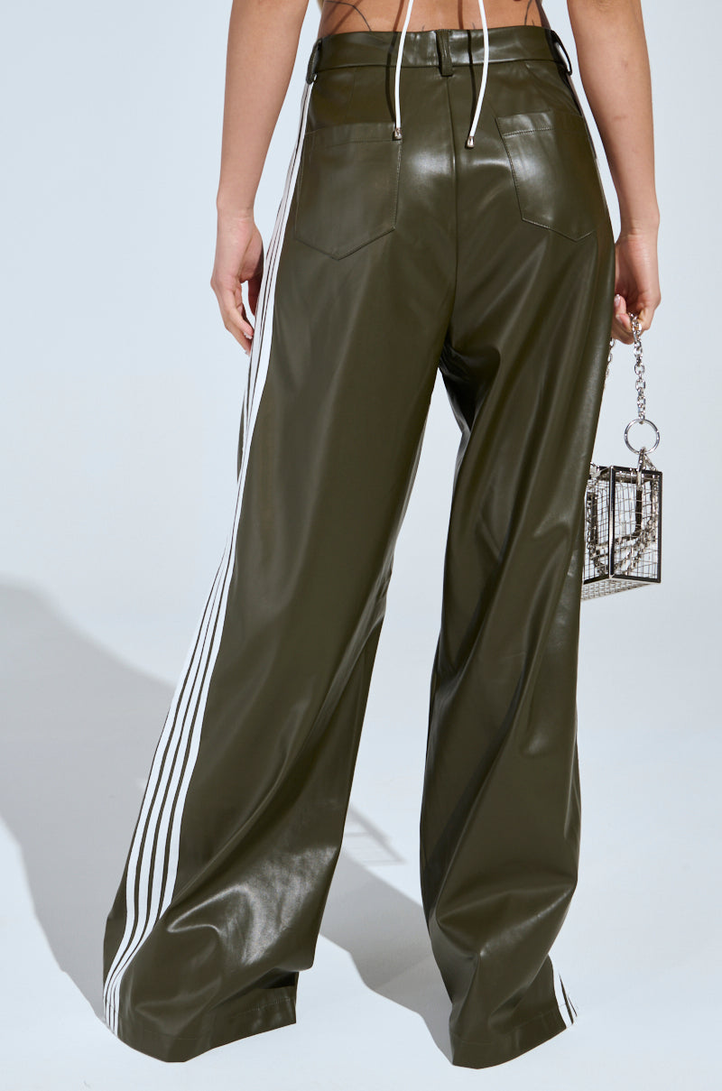 DAY TIME LOVIN TROUSER IN OLIVE