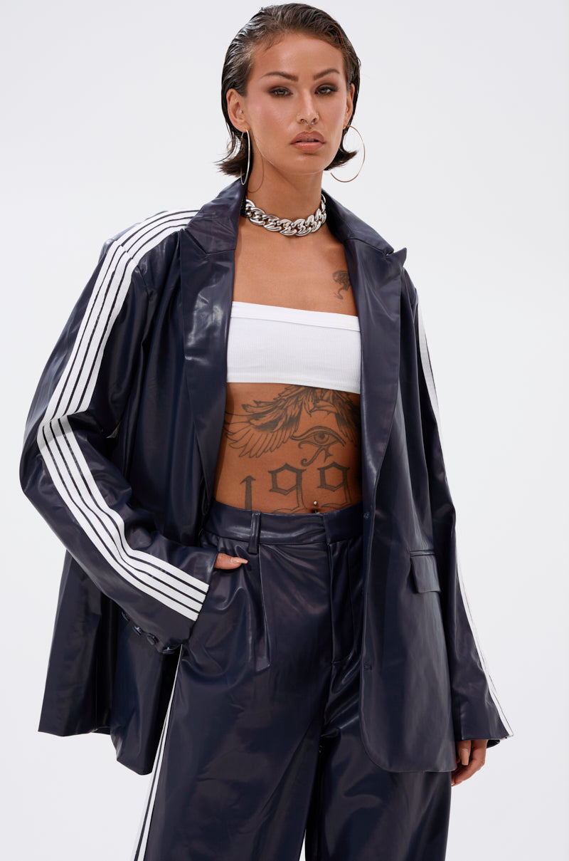 DAYTIME LOVIN OVERSIZED BLAZER IN NAVY