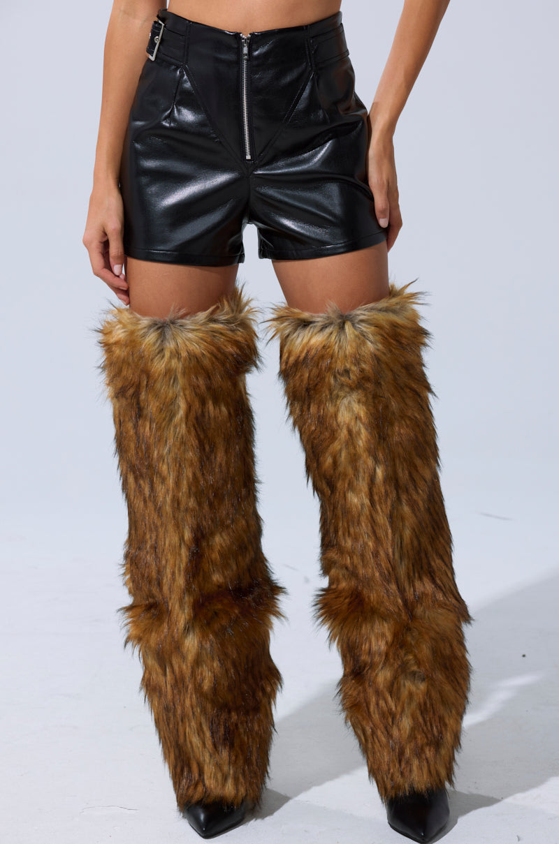 BUILD ME UP FAUX LEATHER SHORT
