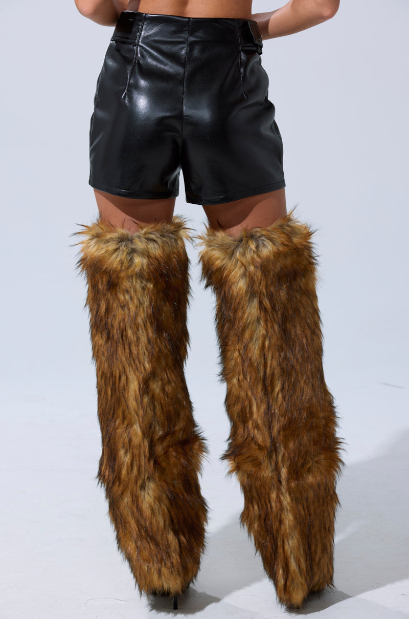 BUILD ME UP FAUX LEATHER SHORT