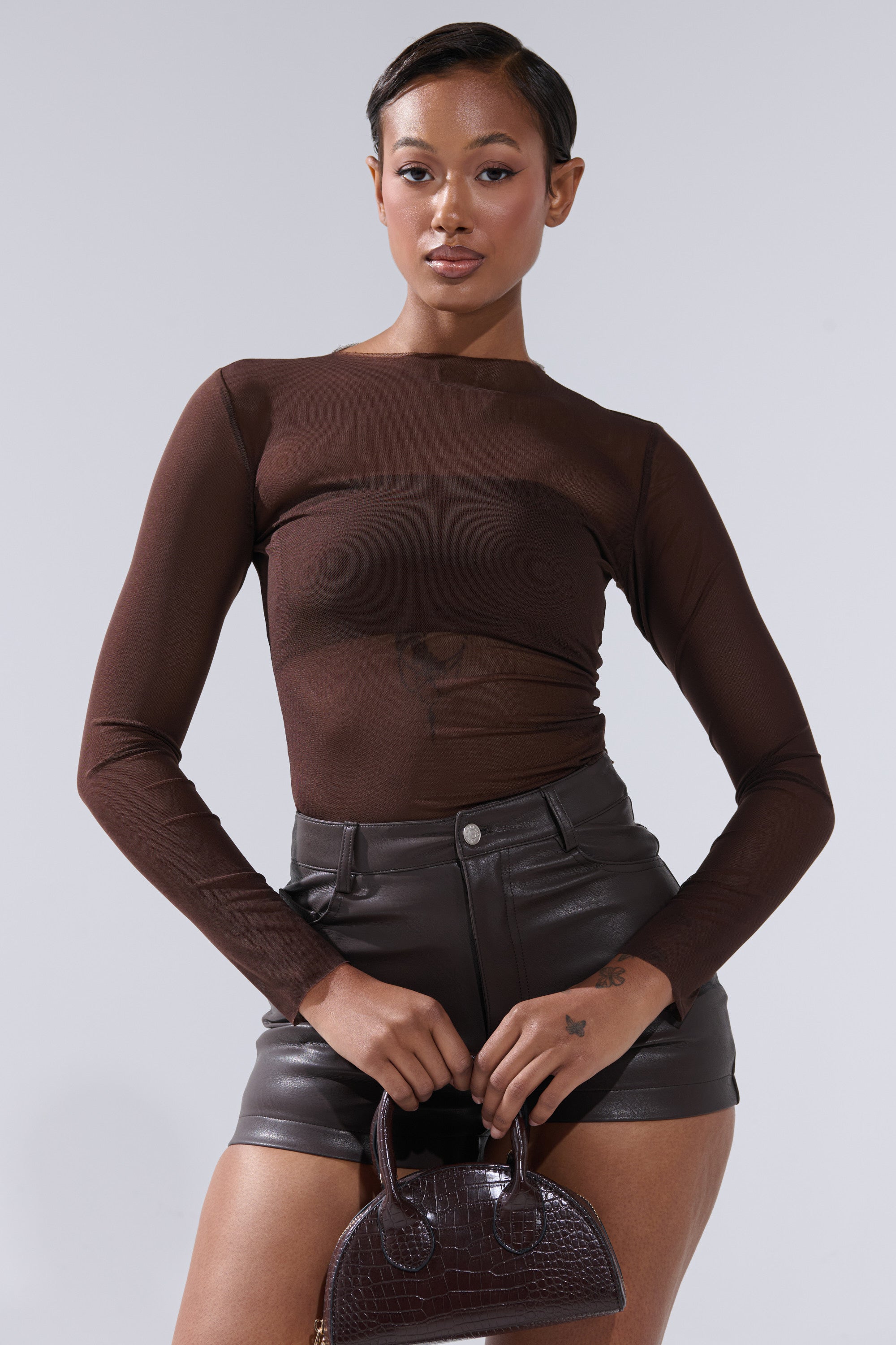 PAXTON RAW HEM LONG SLEEVE MESH TEE IN CHOCOLATE BROWN