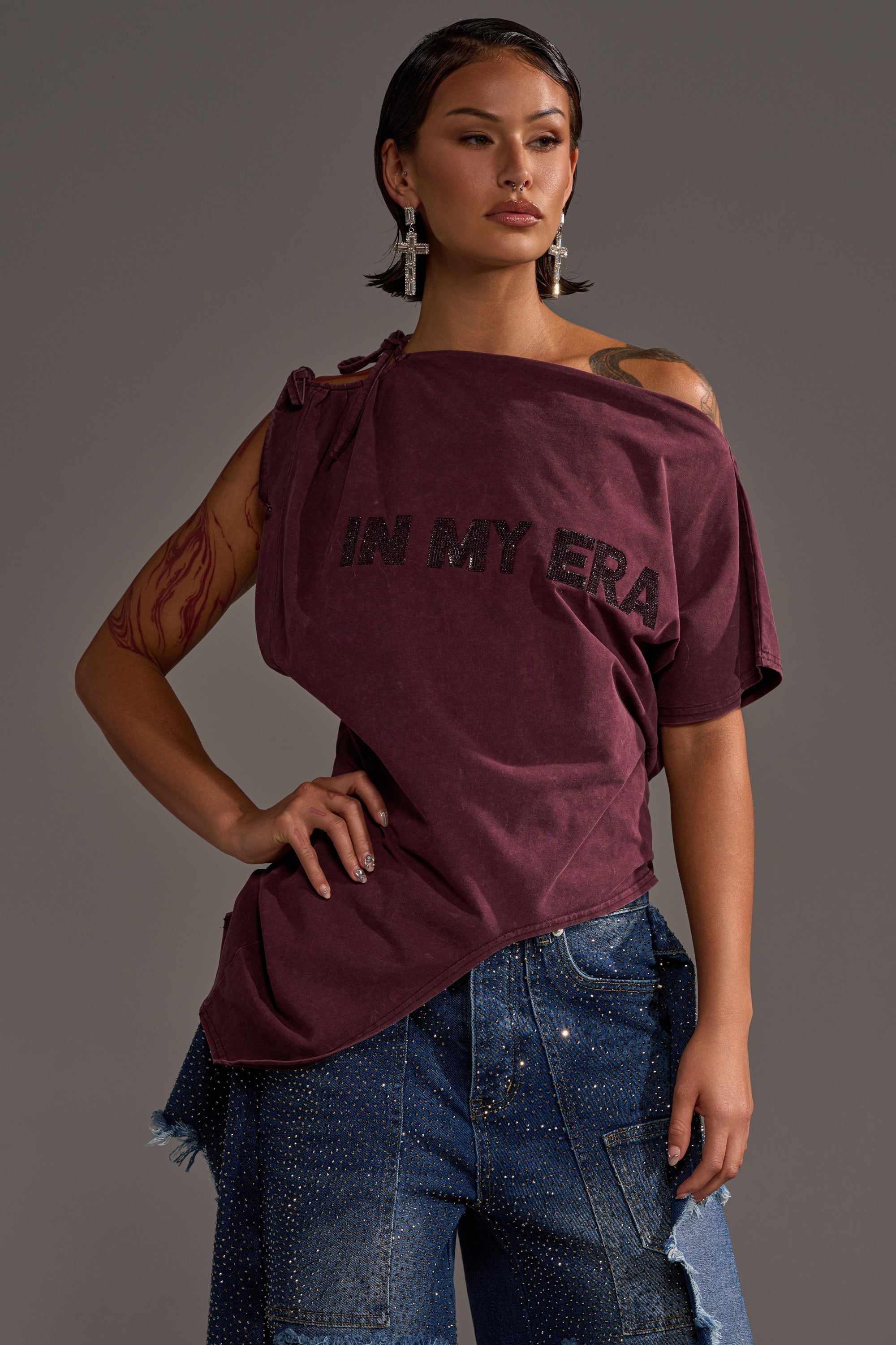 IN MY ERA OFF-THE-SHOULDER TEE