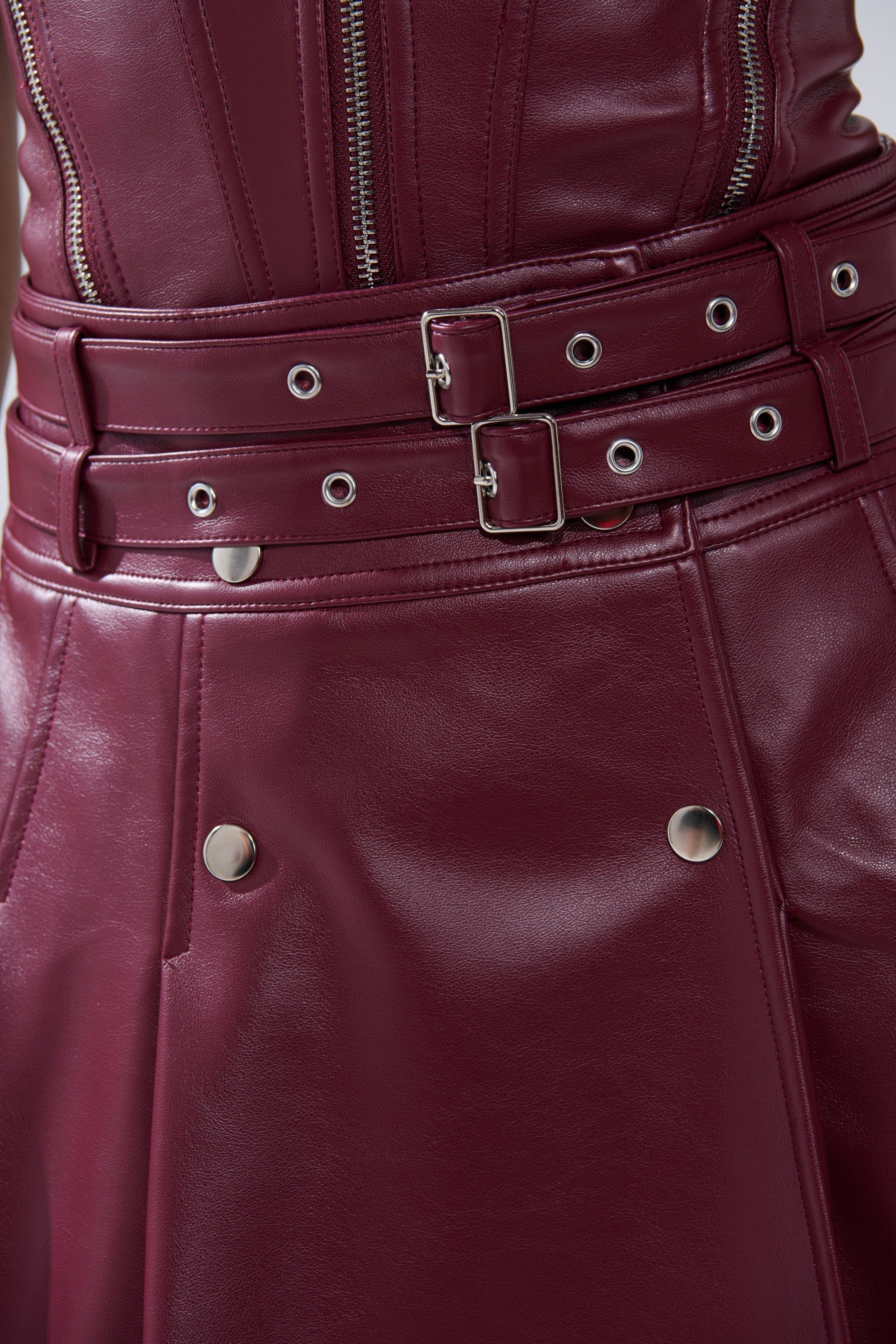FEELING THE ENERGY MIDI SKIRT