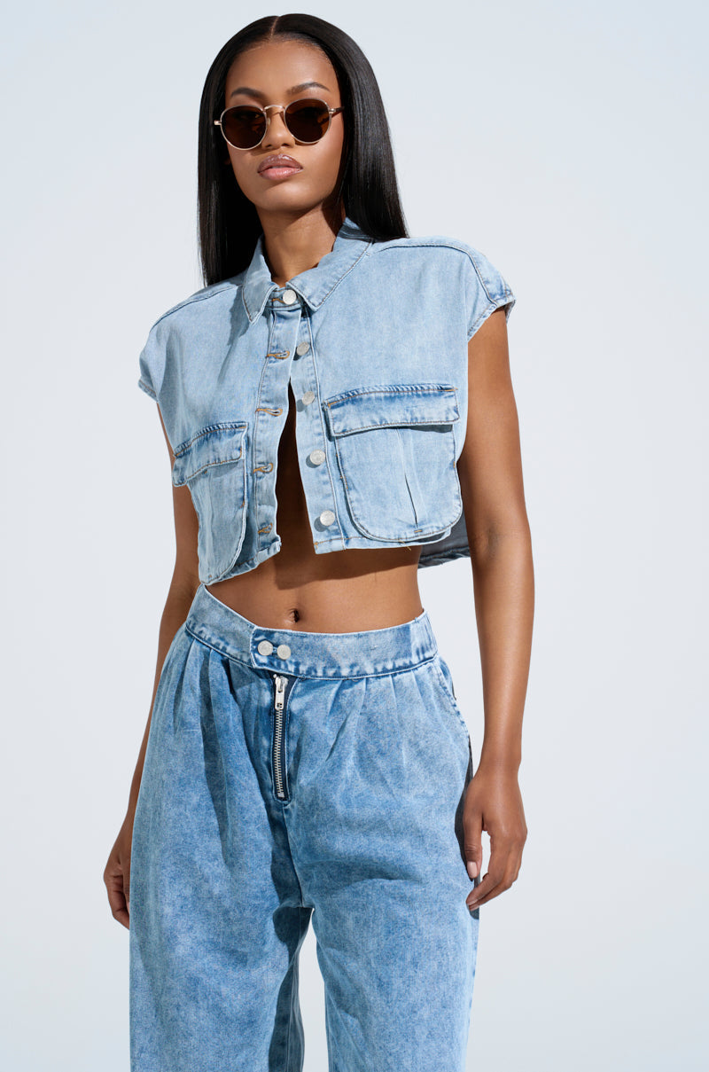 LEXI LIGHTWEIGHT BUTTON DOWN TOP