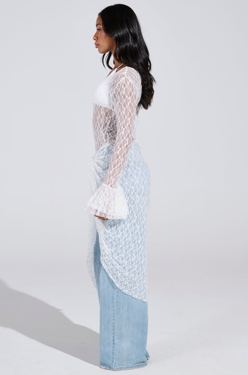 LILY LACE BLOUSE IN WHITE