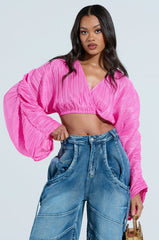 CROPPED PLISSE RUCHED SLEEVE BLOUSE