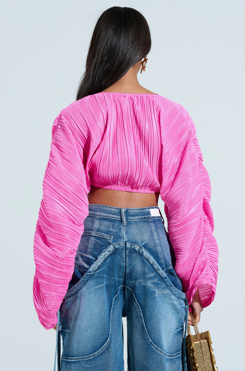 CROPPED PLISSE RUCHED SLEEVE BLOUSE
