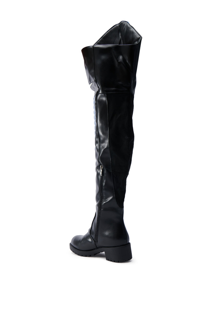 NORRIS BLUE AND BLACK FLAT BOOT
