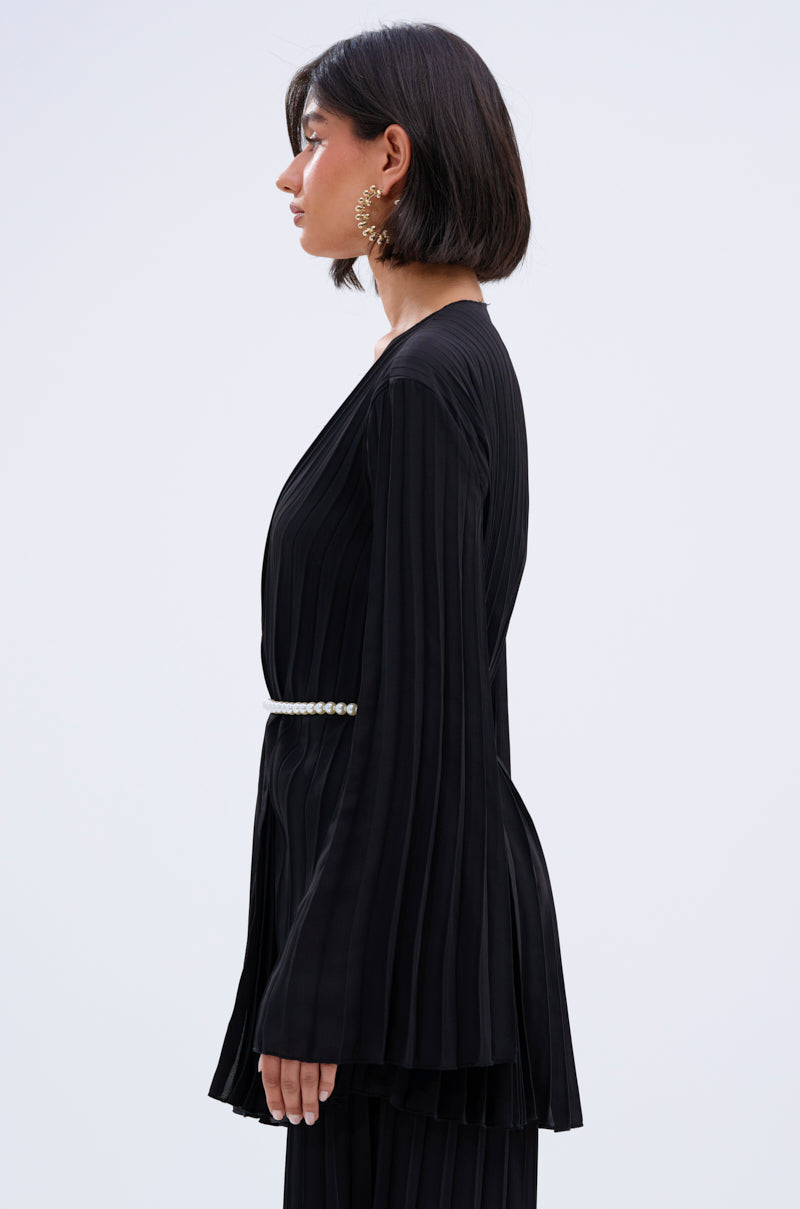 QUEEN OF EVERYTHING BLOUSE