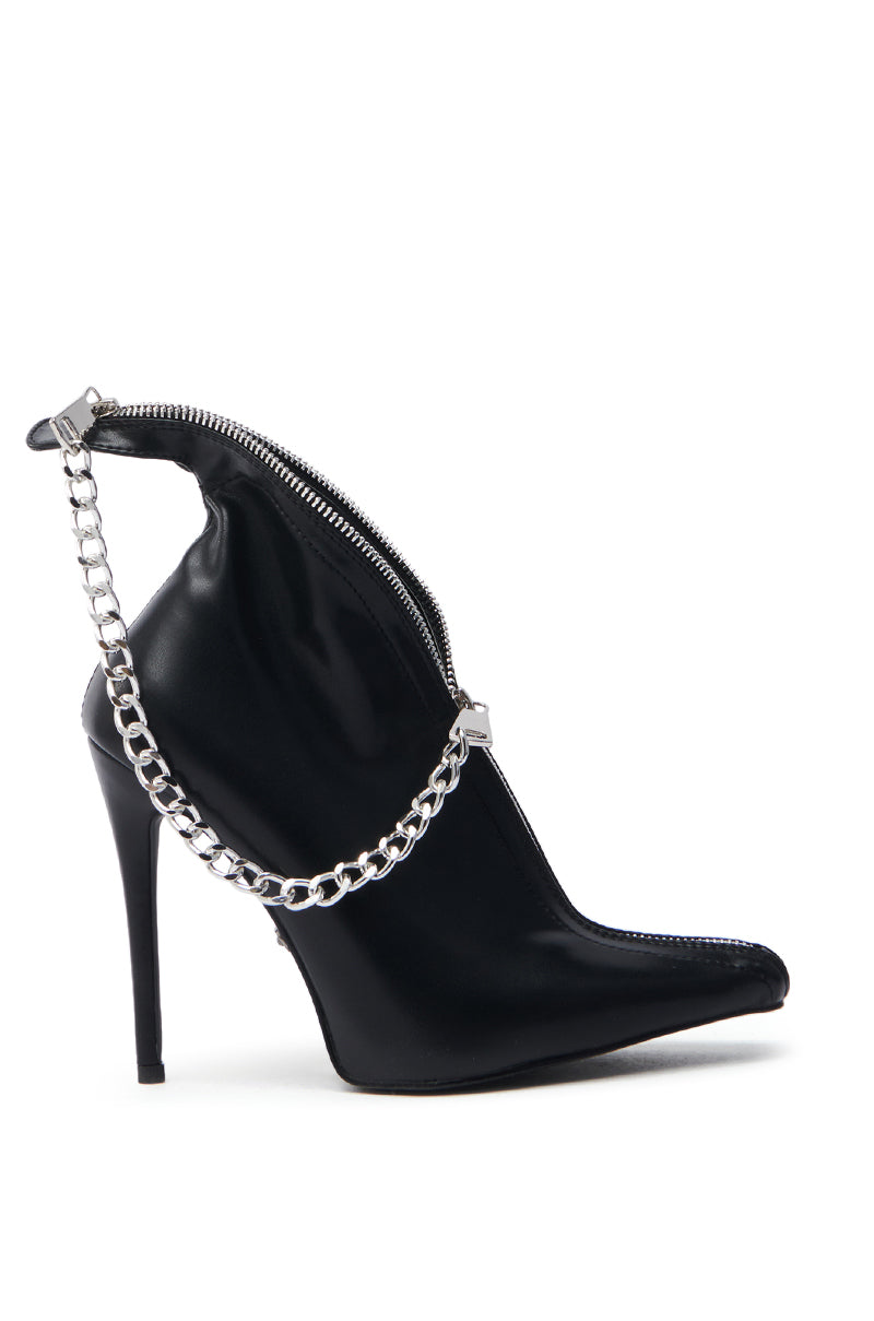 AZALEA WANG SAGITTA BLACK STILETTO PUMP