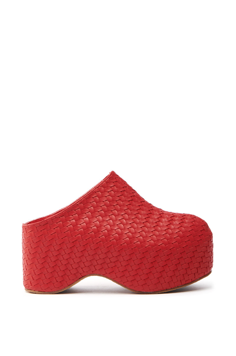 AZALEA WANG TEATREE RED CLOG