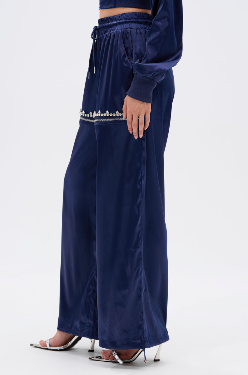 CALL BACK CUTOUT SATIN JOGGER