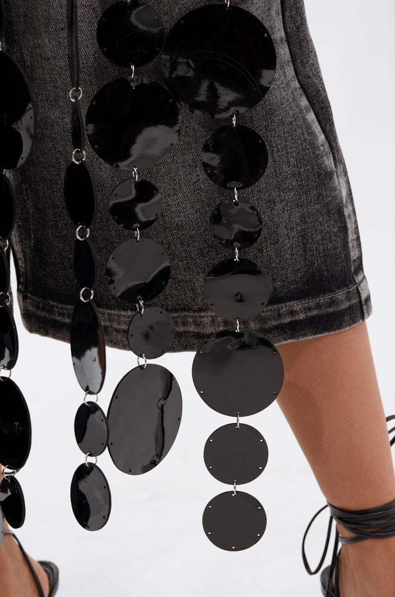 GLAMOROUS CHAIN DETAIL HALTER TOP