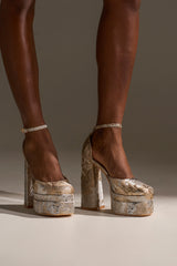 AZALEA WANG ZIPPHORA GOLD MULTI BROCADE PLATFORM PUMP