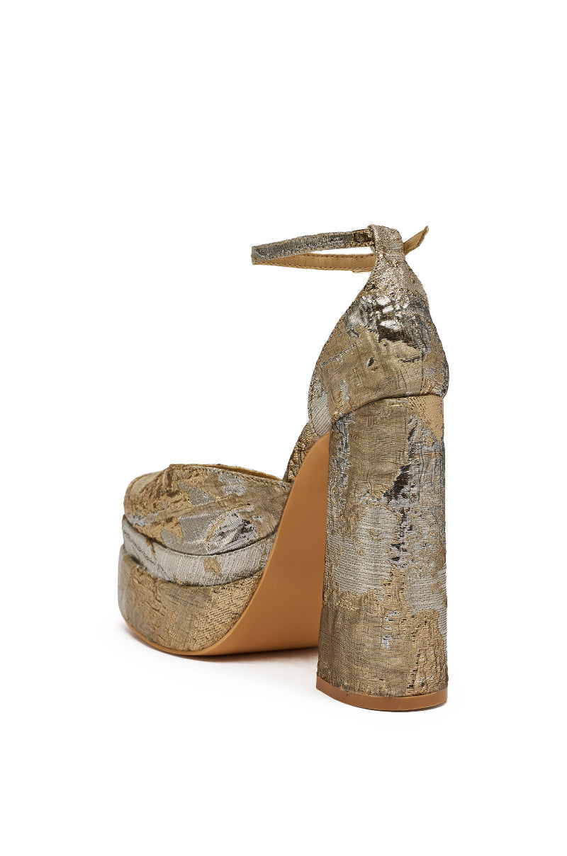 AZALEA WANG ZIPPHORA GOLD MULTI BROCADE PLATFORM PUMP