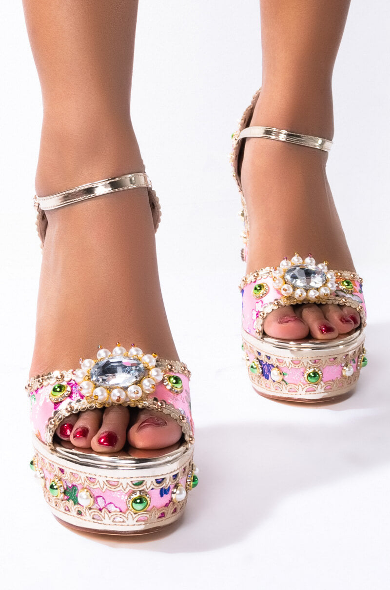 AZALEA WANG AIM FOR THE EYES CHUNKY HEEL SANDAL IN PINK