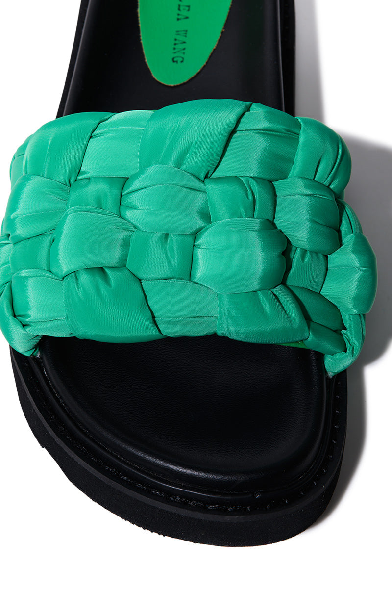 AZALEA WANG BEE FLAT SANDAL IN GREEN