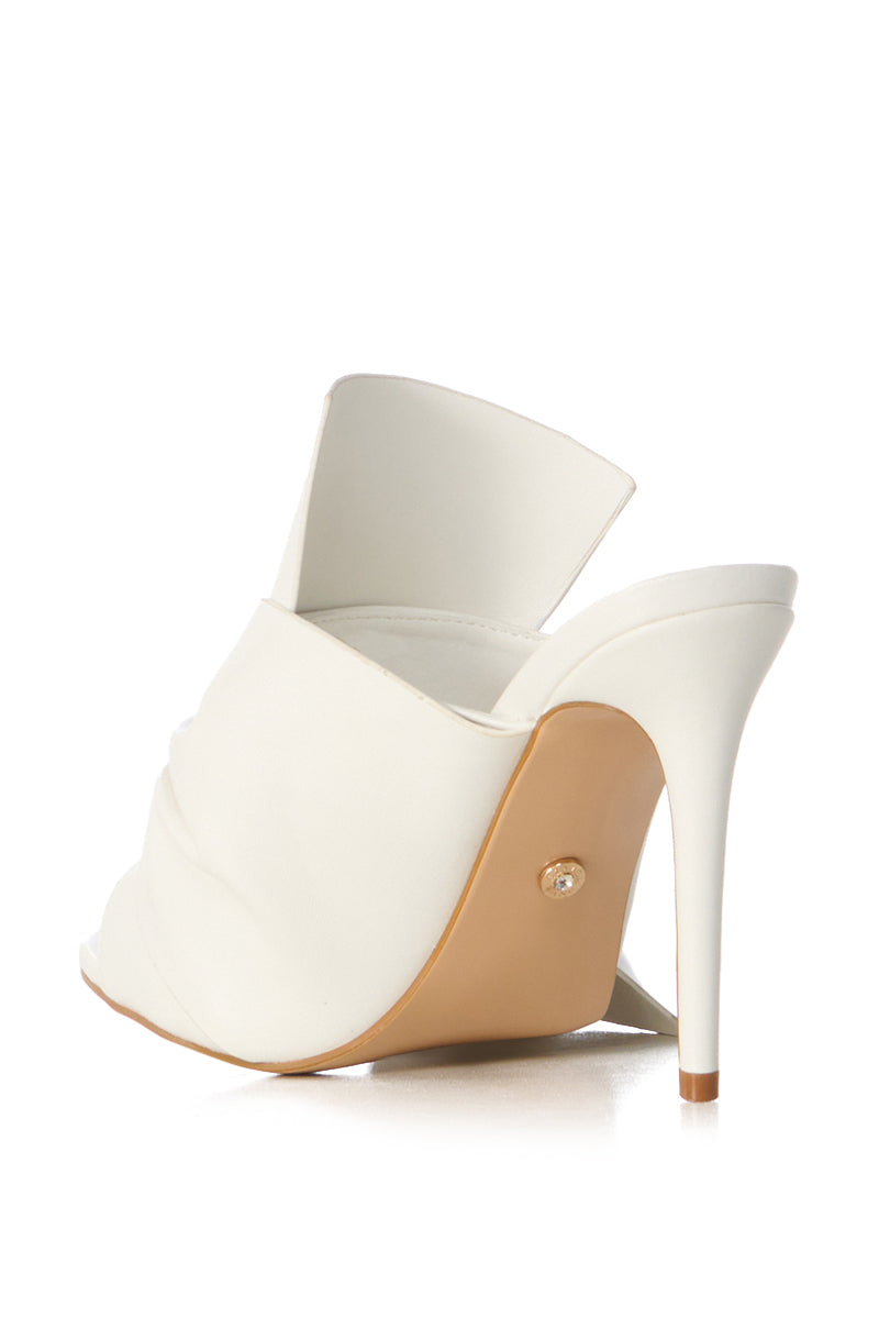 AZALEA WANG CANDYCOATED MULE SANDAL IN WHITE