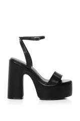 AZALEA WANG JADA CHUNKY PLATFORM SANDAL IN BLACK