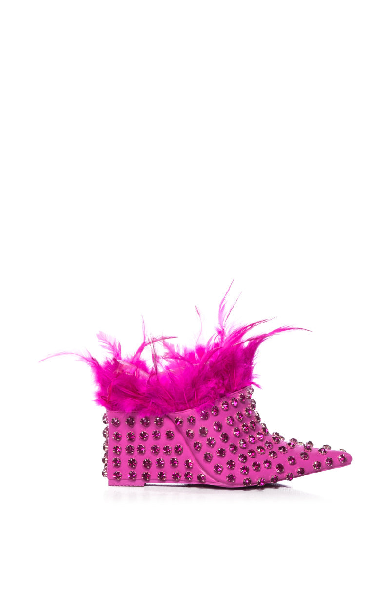 AZALEA WANG LAVINA FUCHSIA EMBELLISHED PUMP