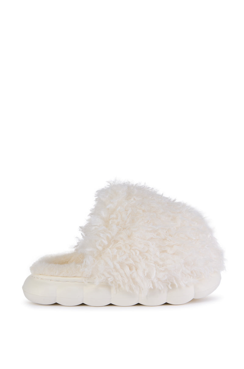 AZALEA WANG LAWSON WHITE SLIPPER