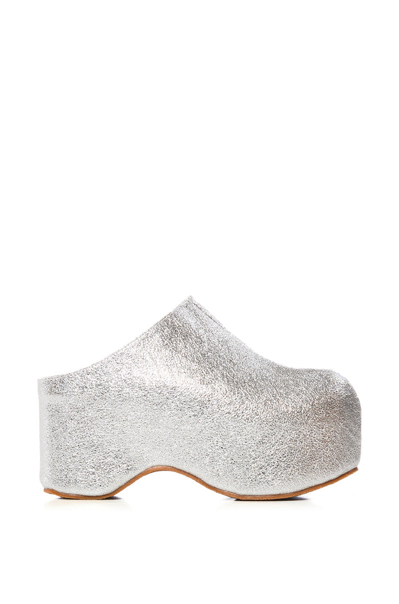AZALEA WANG LIZZY SILVER CLOG