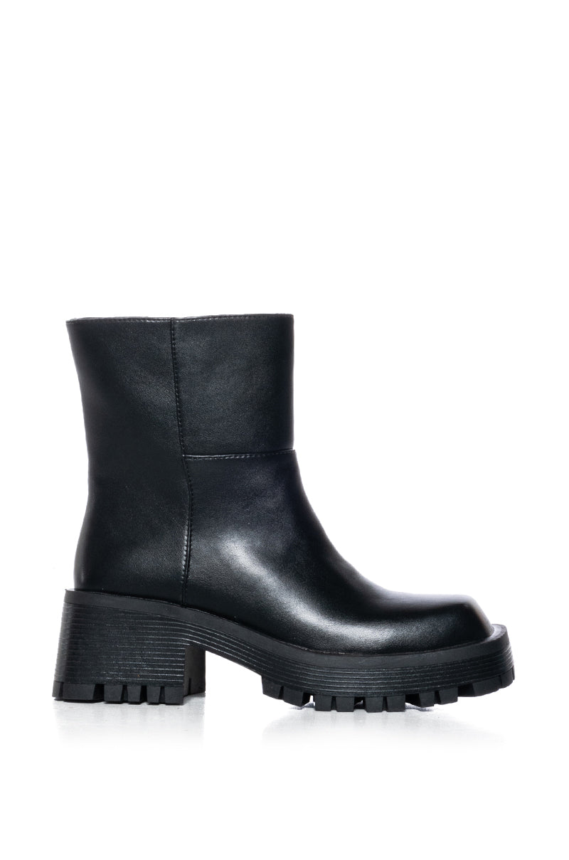 AZALEA WANG ON THE ROAD SILVER CHAIN DETAIL BLACK BOOTIE