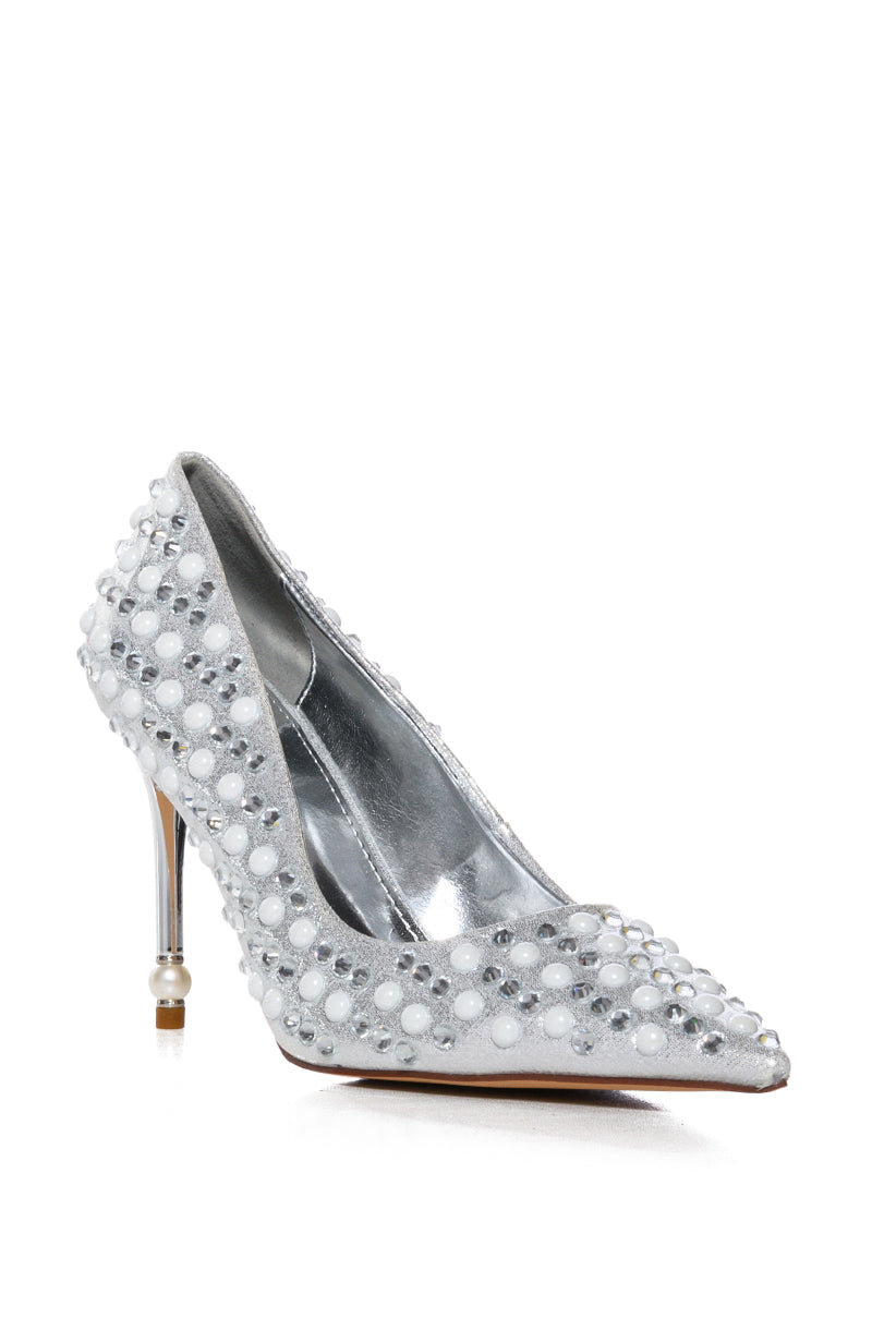 AZALEA WANG PEARL WORLD PUMP IN SILVER