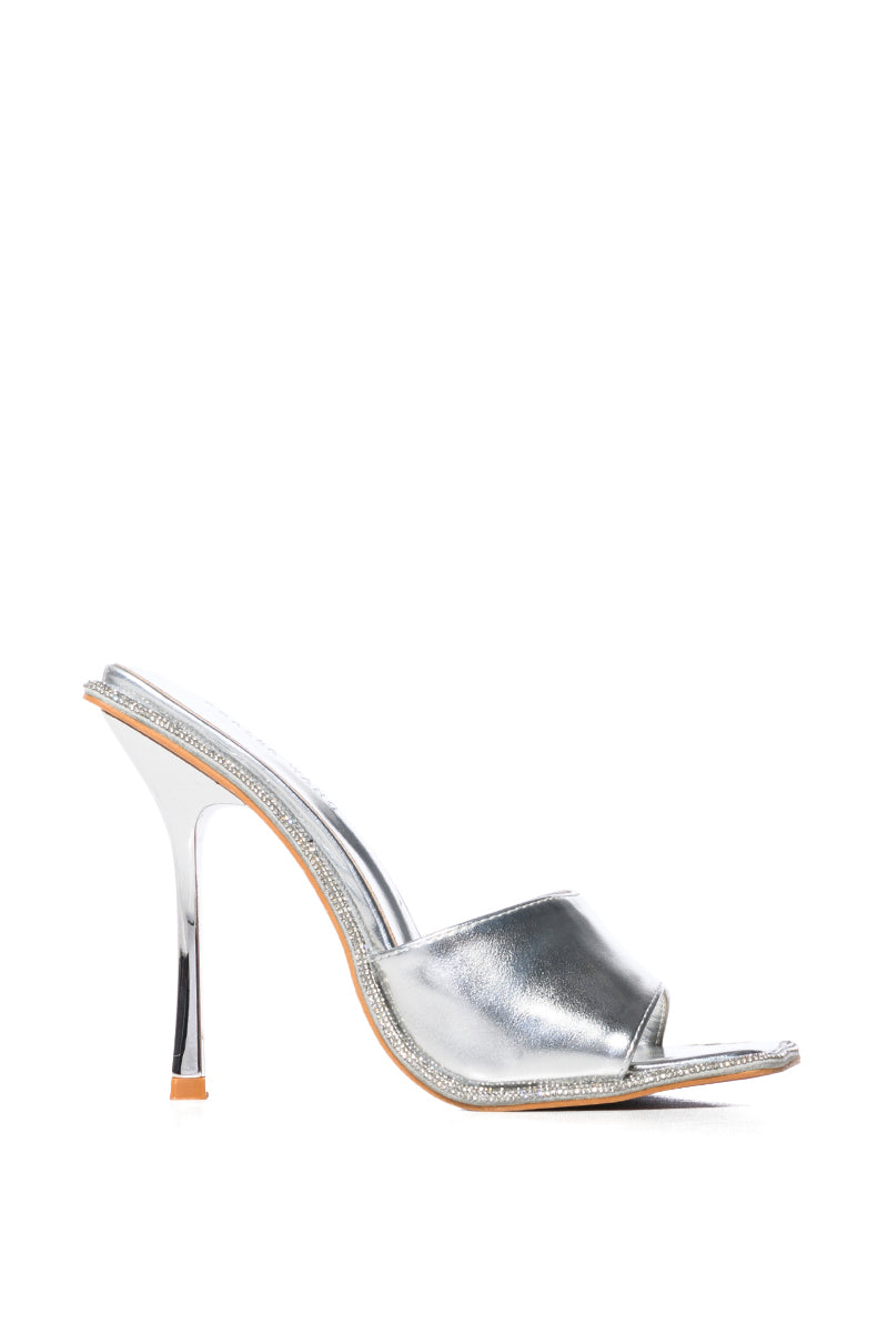 AZALEA WANG AZEEN SILVER RHINESTONE SANDAL
