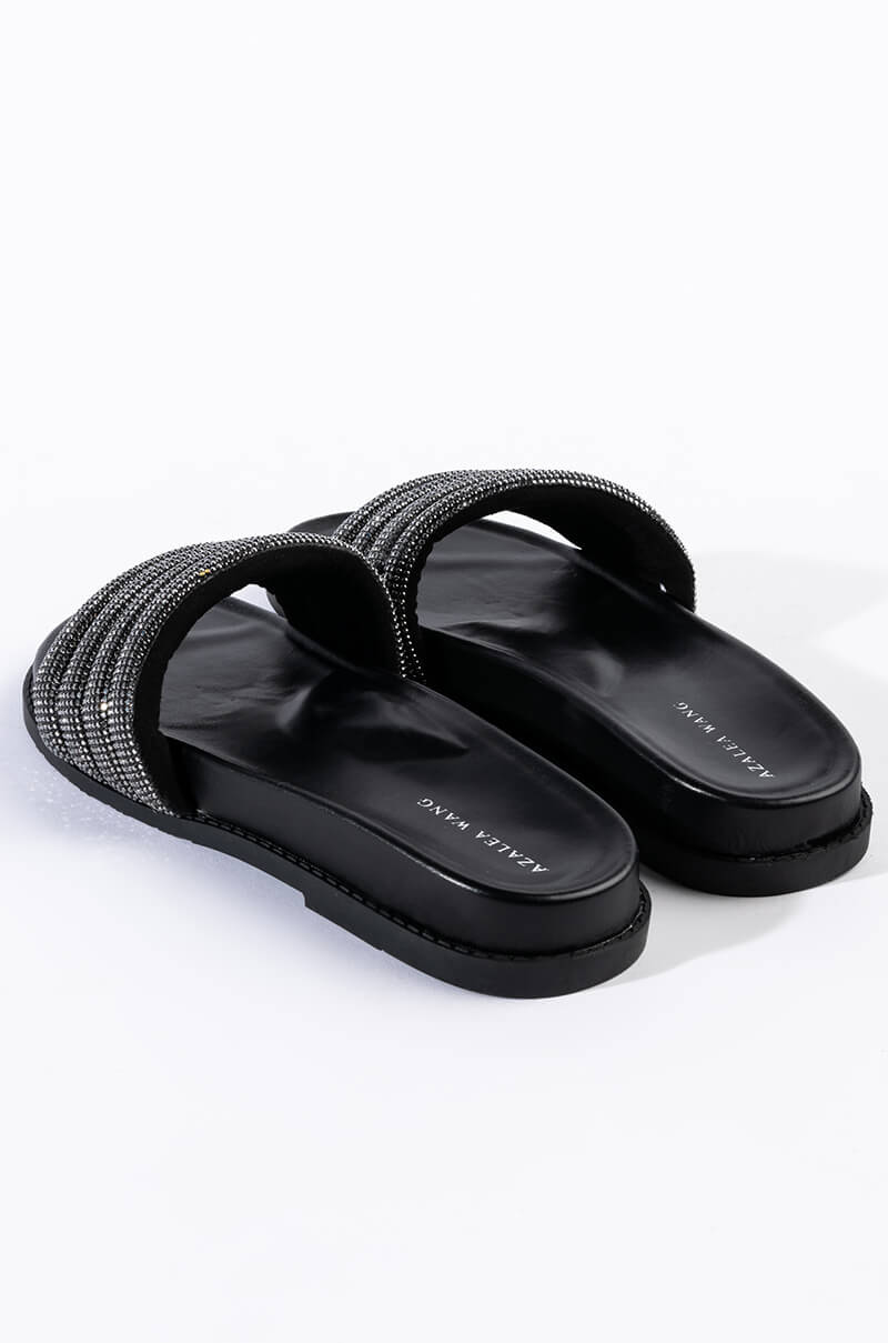 AZALEA WANG UNWIND WITH ME FLAT SANDAL IN BLACK