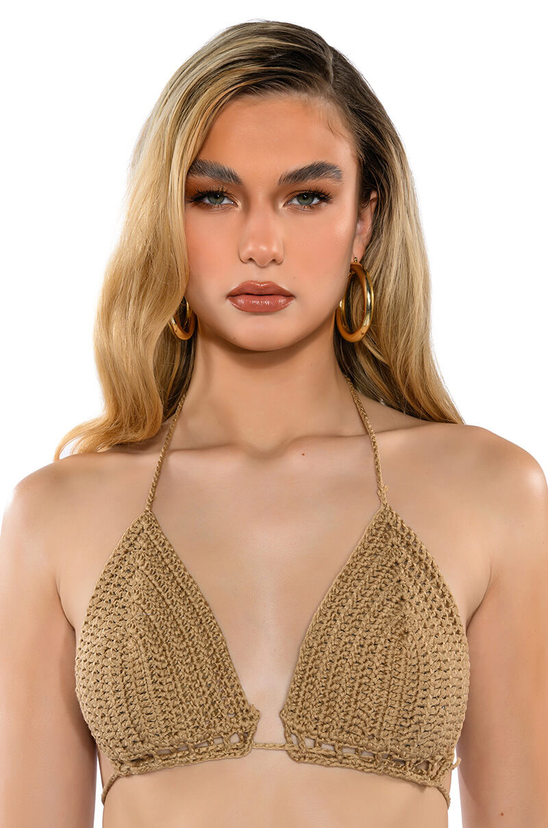 BEACHY KEEN KNIT HALTER CROP TOP