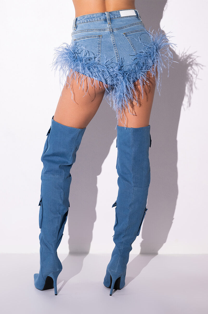 BIG ENERGY FEATHER STRETCH SHORT