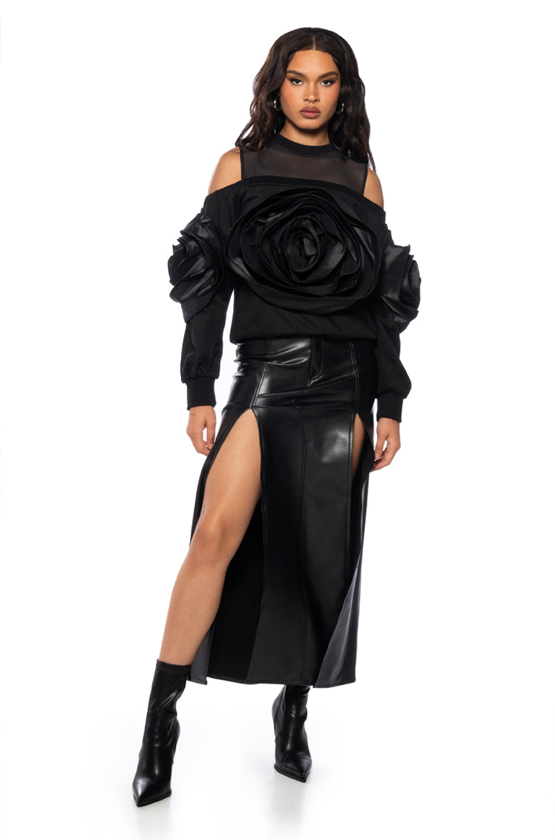 BLOOMING LONG SLEEVE CUT OUT SHOULDER SWEATSHIRT