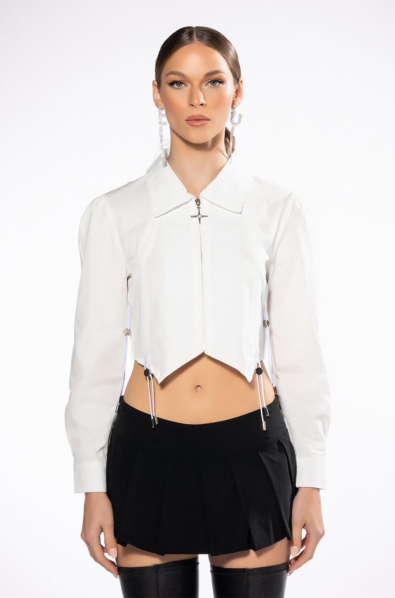 CARRIED AWAY CROPPED BUTTON DOWN TOP