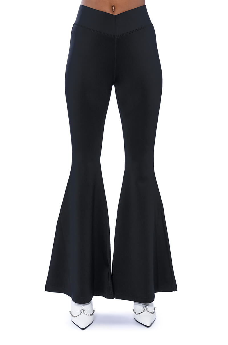 COOL AND CAUSAL FLARE LEGGING