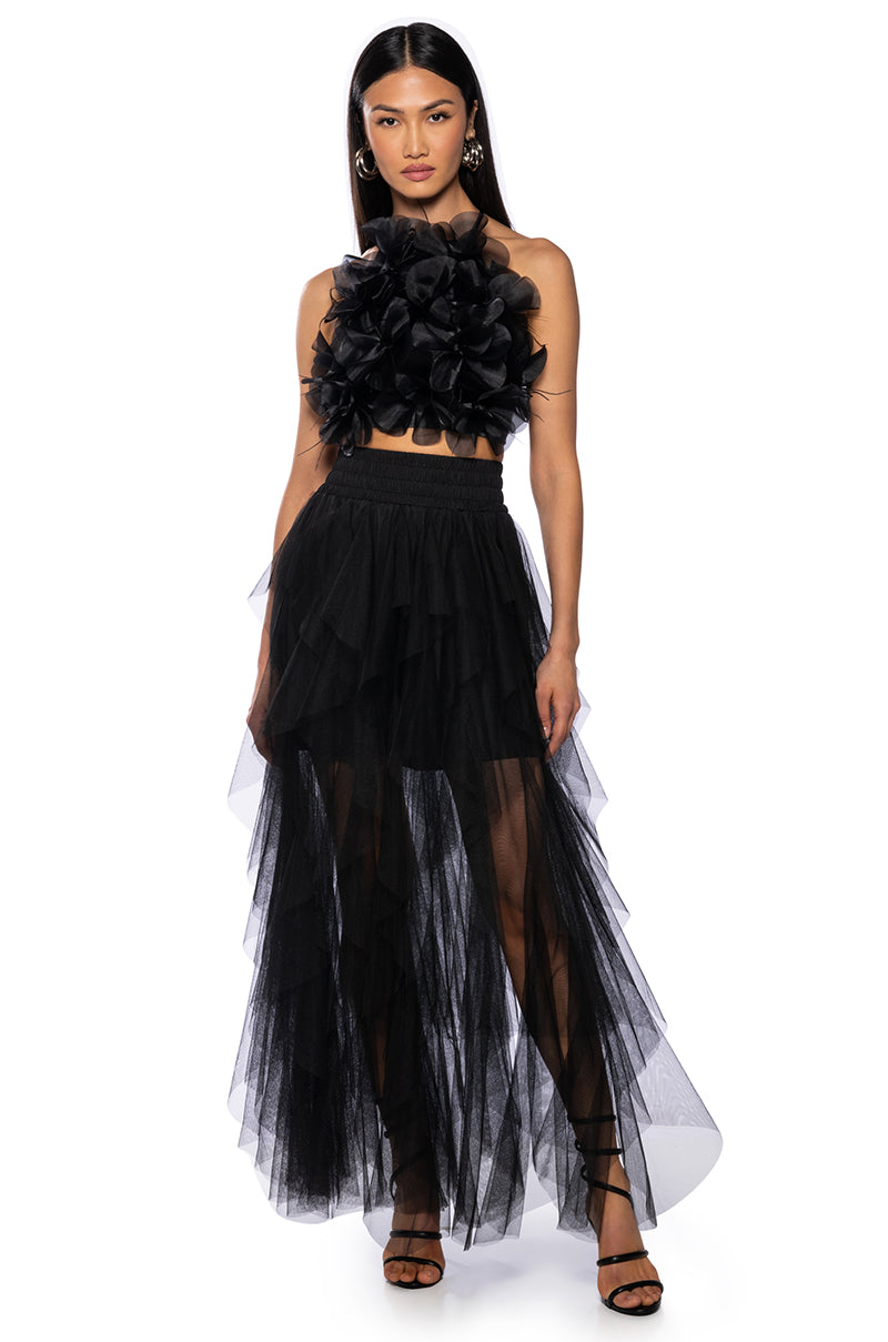 FLORAL APPLIQUE SLEEVELESS CROP BLOUSE IN BLACK