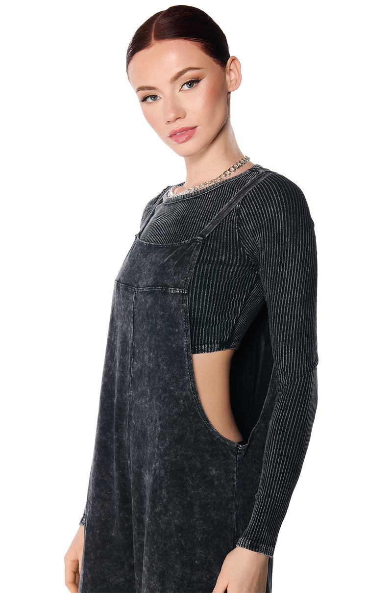 GAIA WASHED LONG SLEEVE TOP IN CHARCOAL