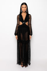 GIVING OFF LOOKS MAXI LACE DRESS